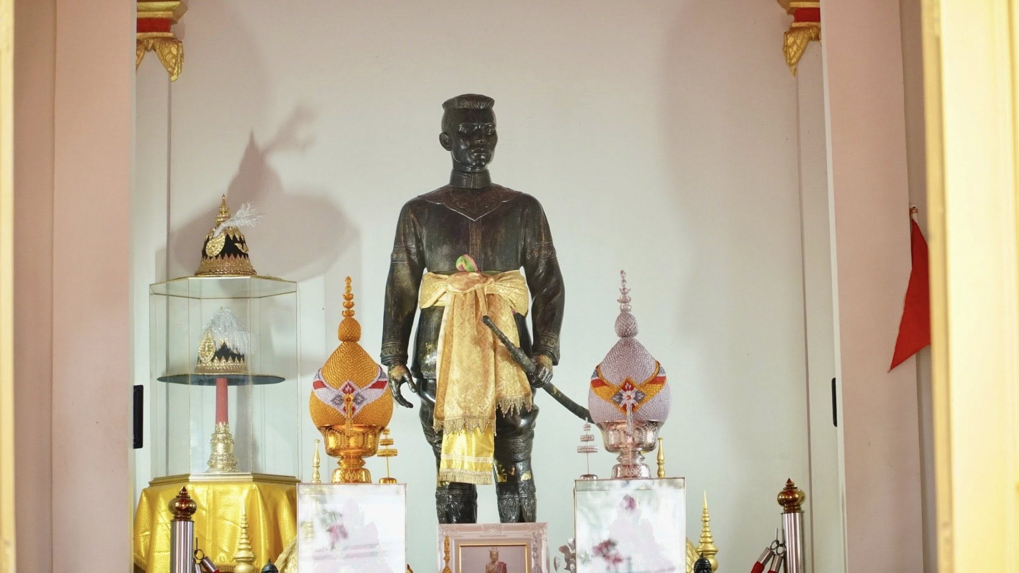 title - วันที่ 25 เมษายน 2569 นายวิทูล ประดิษฐบุญ ปฏิรูปที่ดินจังหวัดปราจีนบุรี มอบหมายให้ ข้าราชการ พนักงานราชการ และ เจ้าหน้าที่ ส.ป.ก.ปราจีนบุรี เข้าร่วมพิธี วันคล้ายวันสวรรคตสมเด็จพระนเรศวรมหาราช